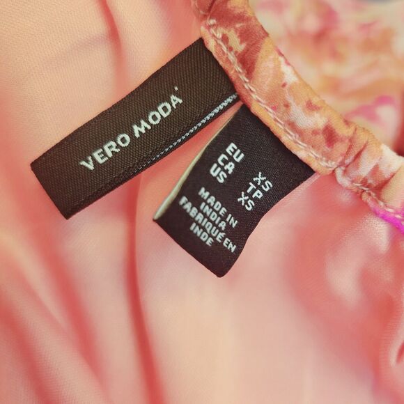 Vero Moda Ducte Smocked Floral Geranium Pink Size XS Mini Dress - Picture 5 of 8